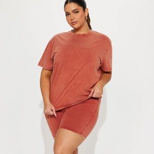 ***SOLD*** Stepping Out Mineral Wash Short Set - Rust
Size: 2X